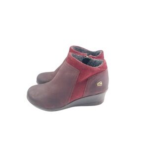 KEEN‎ Wedge Boots Leather Suede Women's Size 7 Burgundy Color.